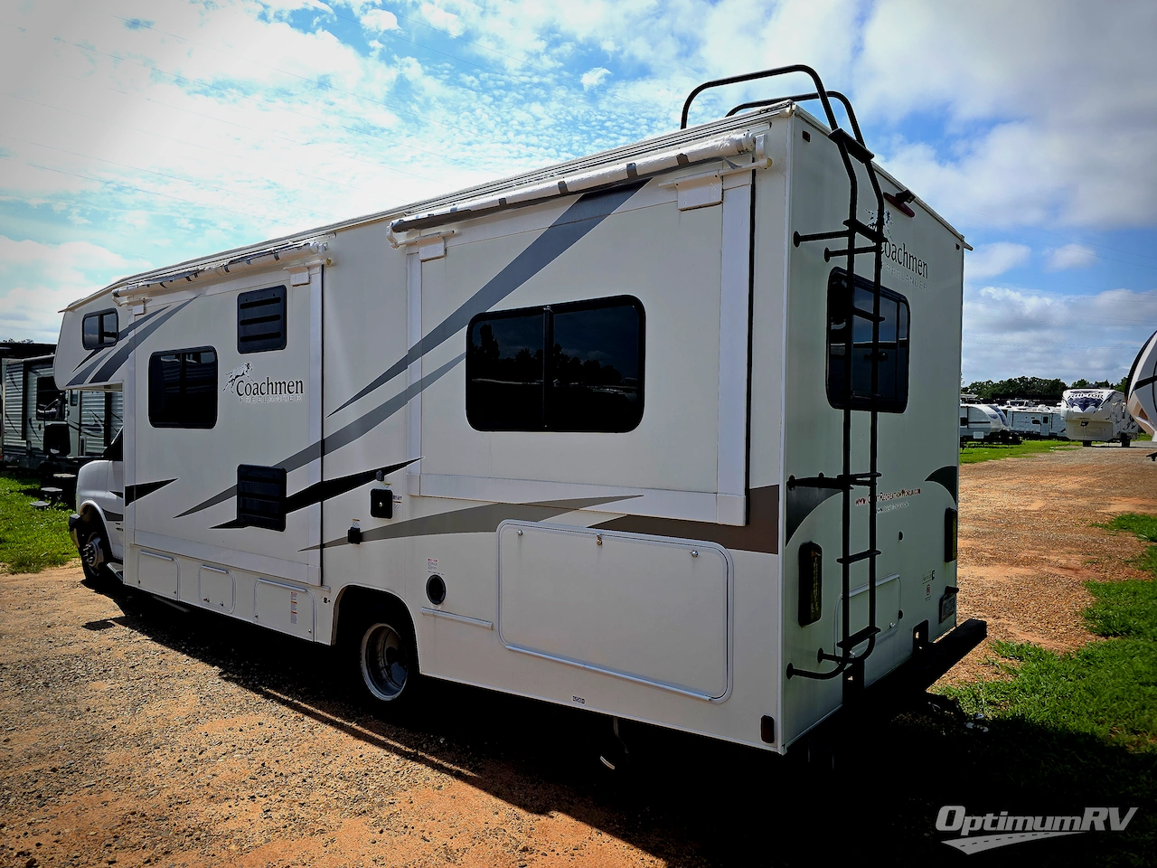 2020 Coachmen Freelander 26DS Chevy 4500 Photo 3