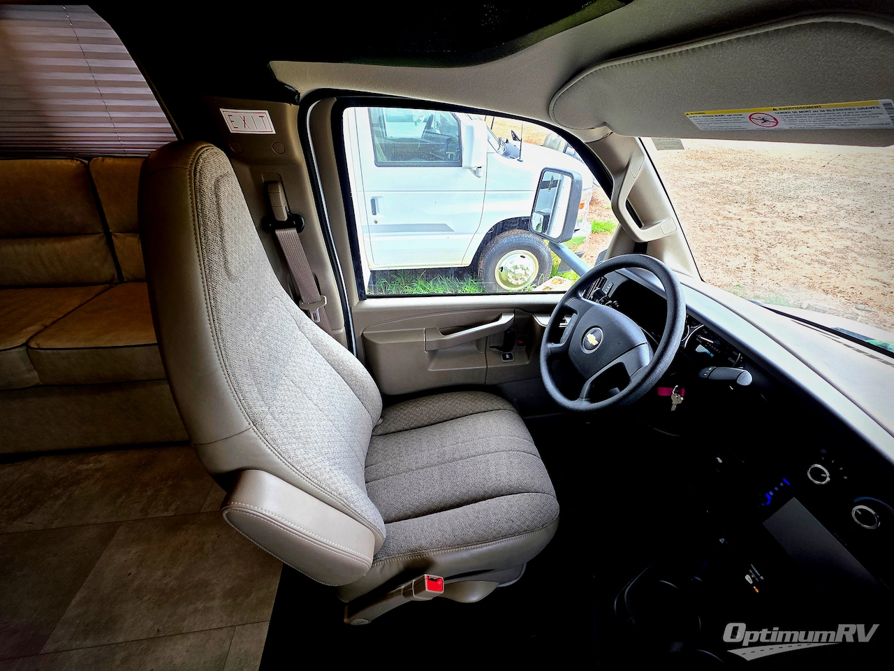 2020 Coachmen Freelander 26DS Chevy 4500 Photo 7