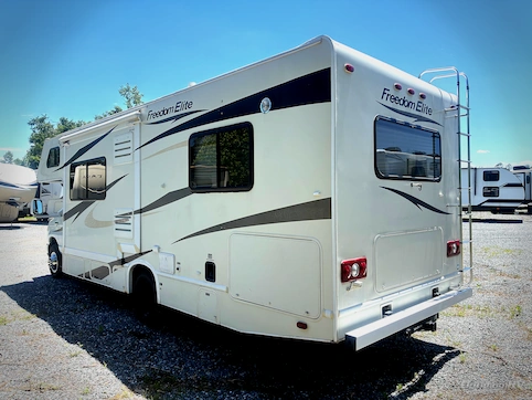 2010 Thor FREEDOM ELITE 26E RV Photo 2