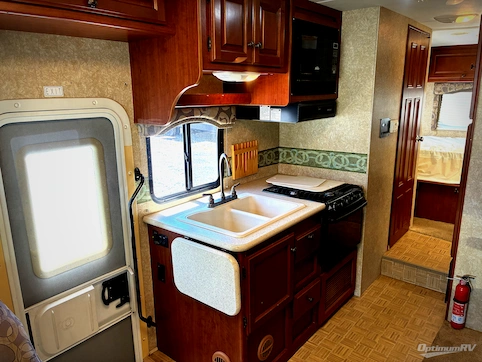 2010 Thor FREEDOM ELITE 26E RV Photo 4