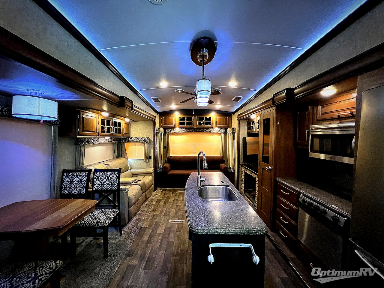 2017 Keystone Montana 3721RL Photo 2