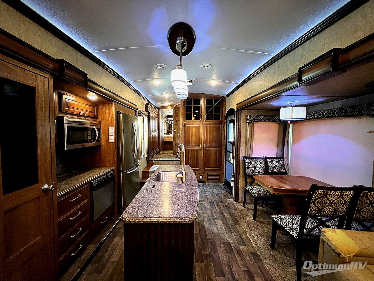 2017 Keystone Montana 3721RL Photo 3