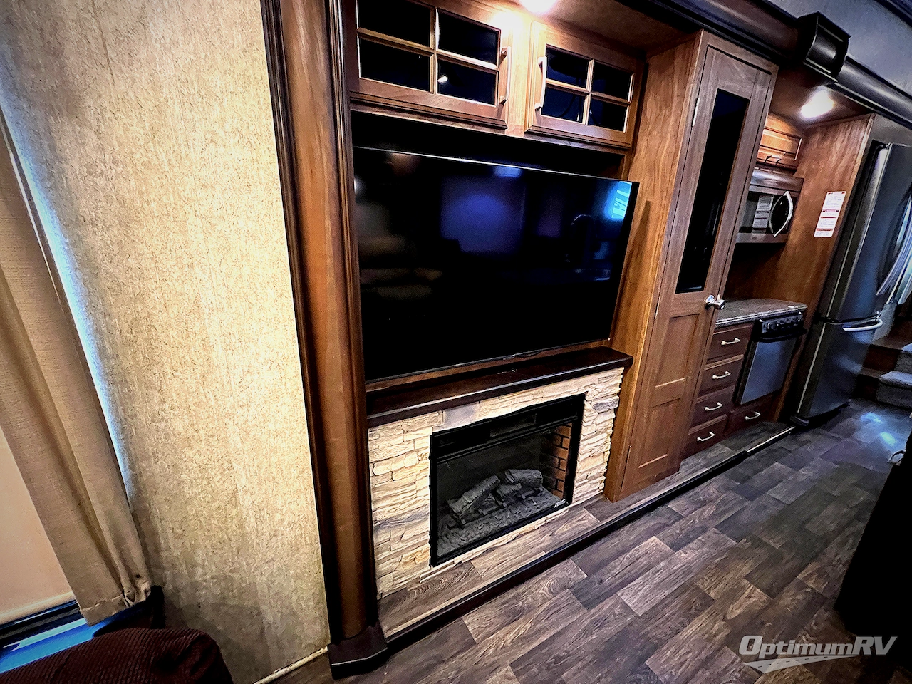 2017 Keystone Montana 3721RL Photo 5