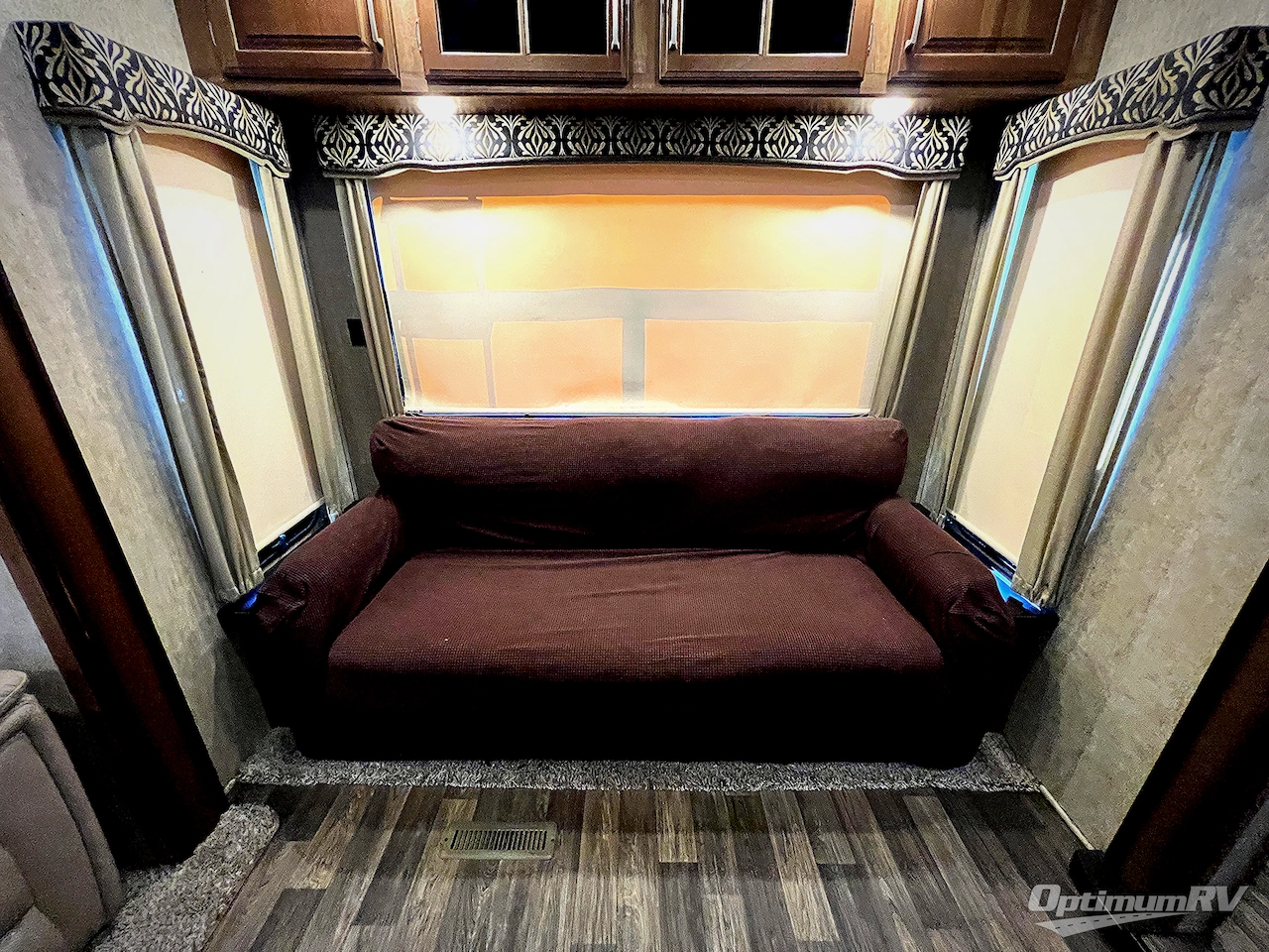 2017 Keystone Montana 3721RL Photo 9