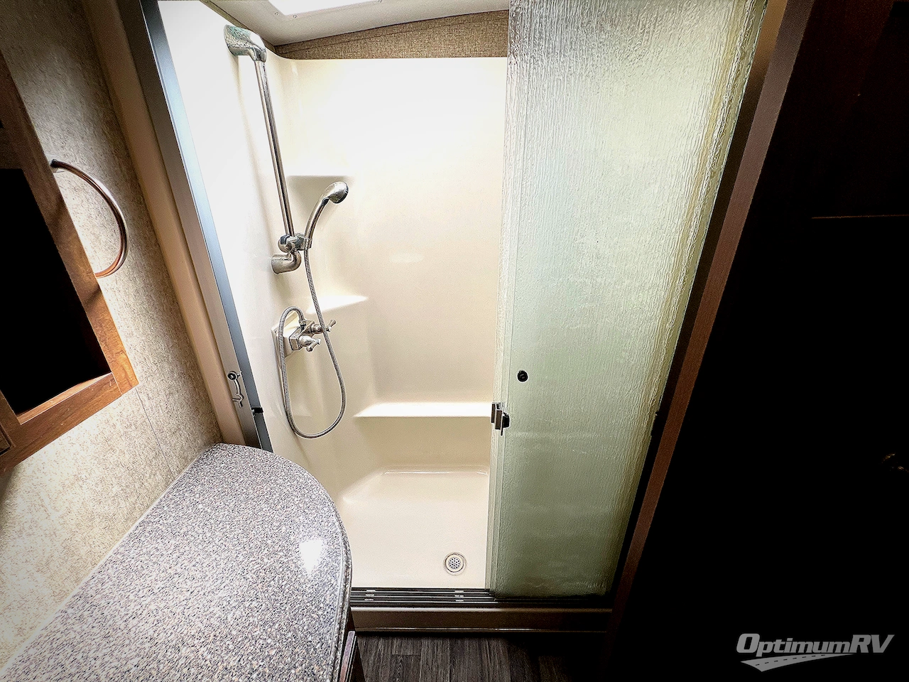 2017 Keystone Montana 3721RL Photo 17