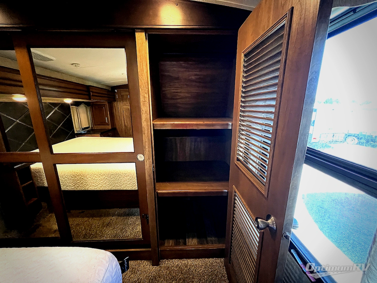 2017 Keystone Montana 3721RL Photo 22