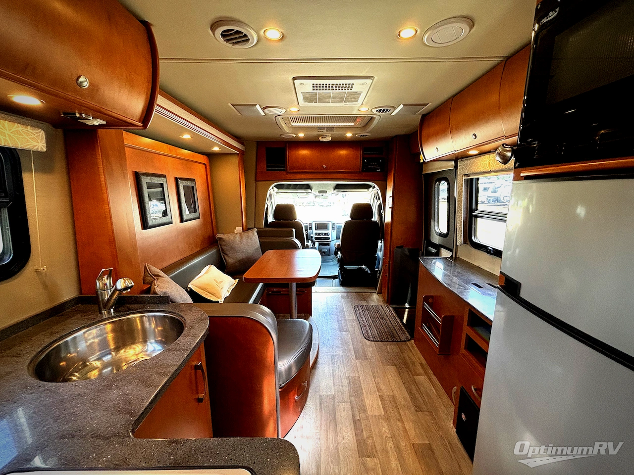 2015 Leisure Travel Unity U24MB Photo 5