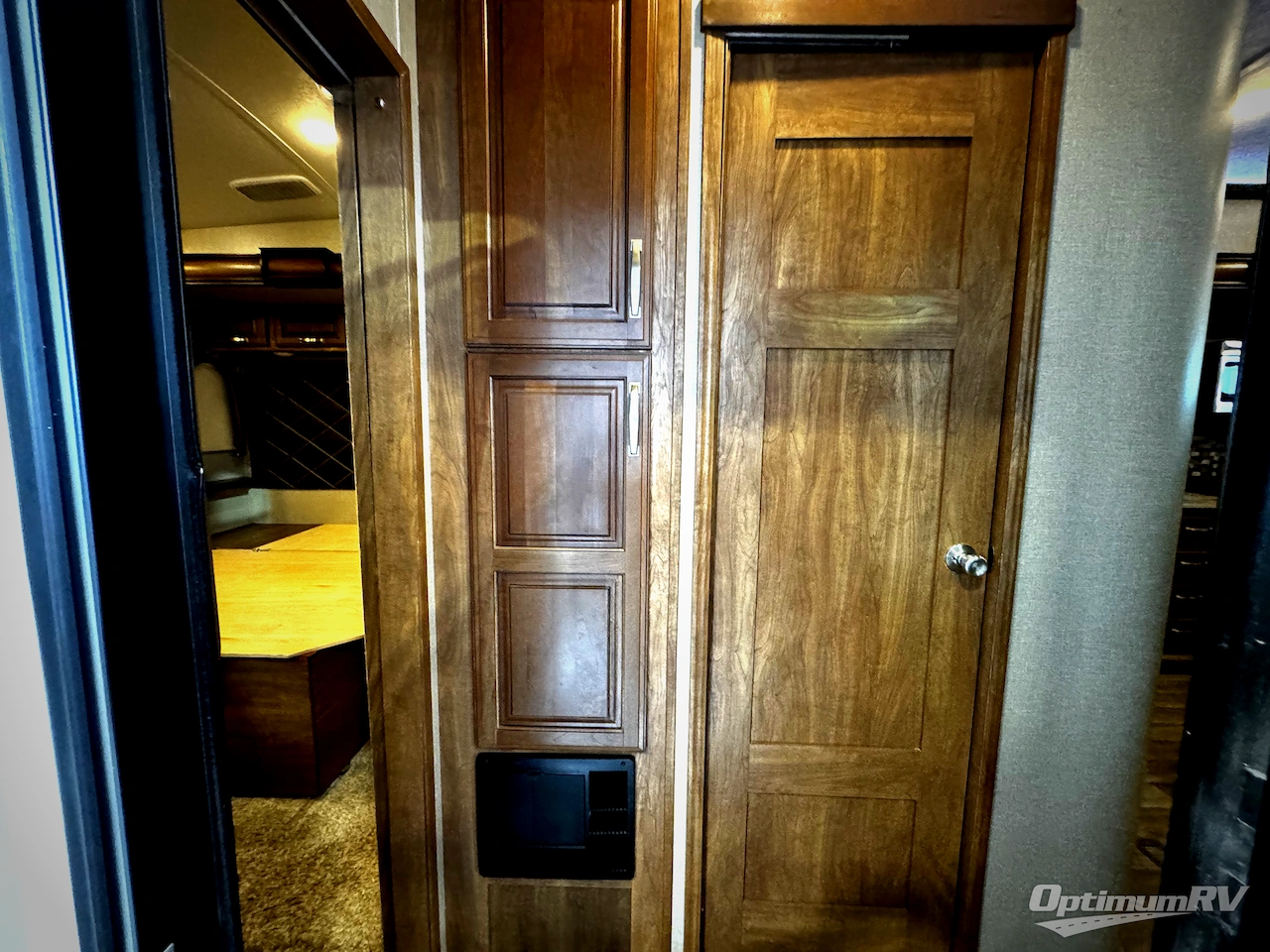 2018 Keystone Montana 3730FL Photo 4