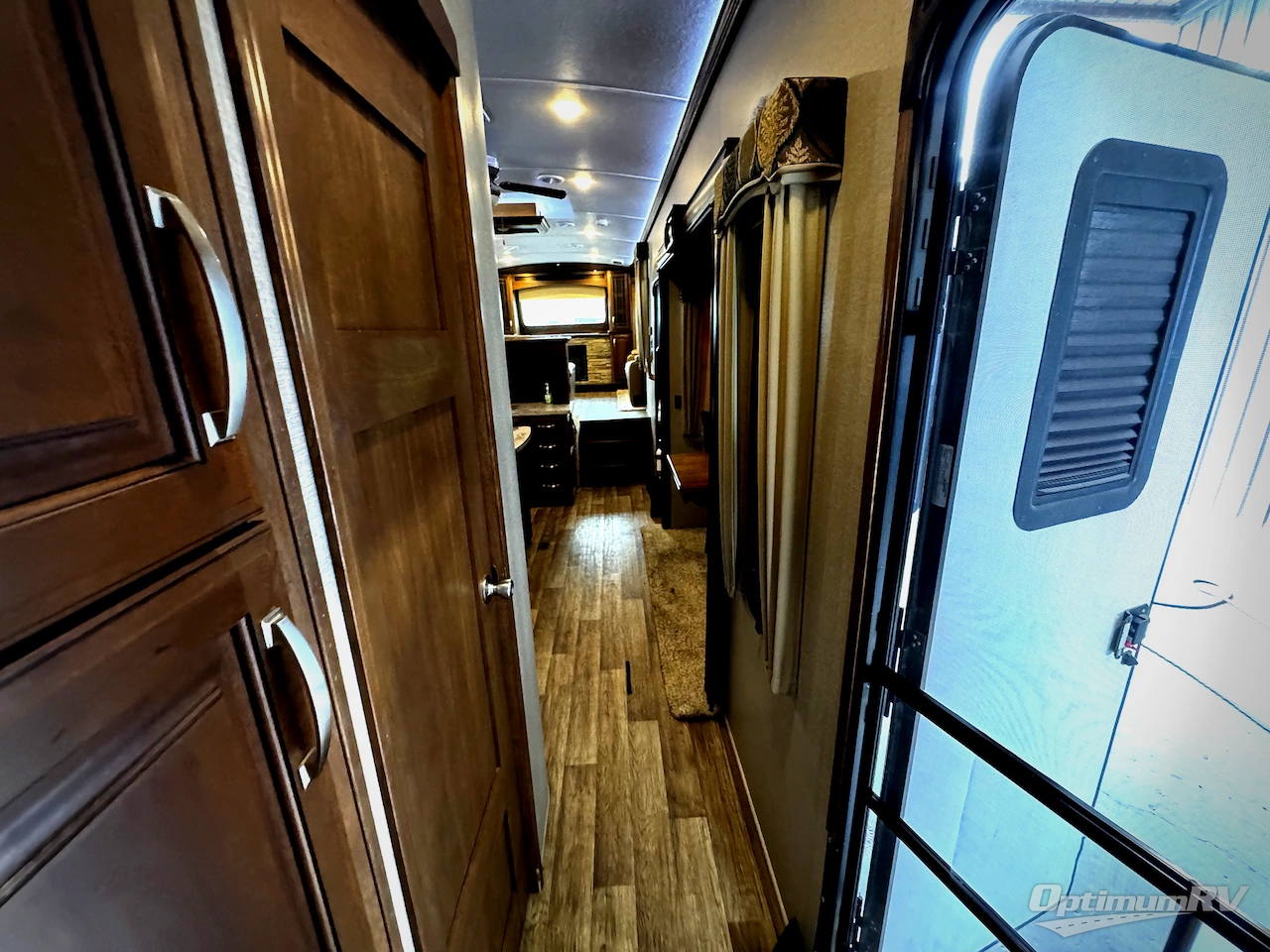 2018 Keystone Montana 3730FL Photo 7