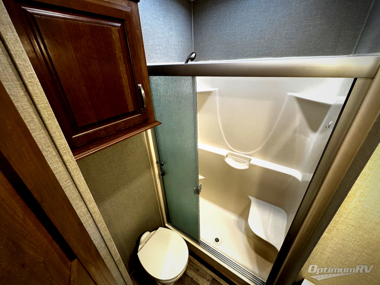 2018 Keystone Montana 3730FL Photo 9