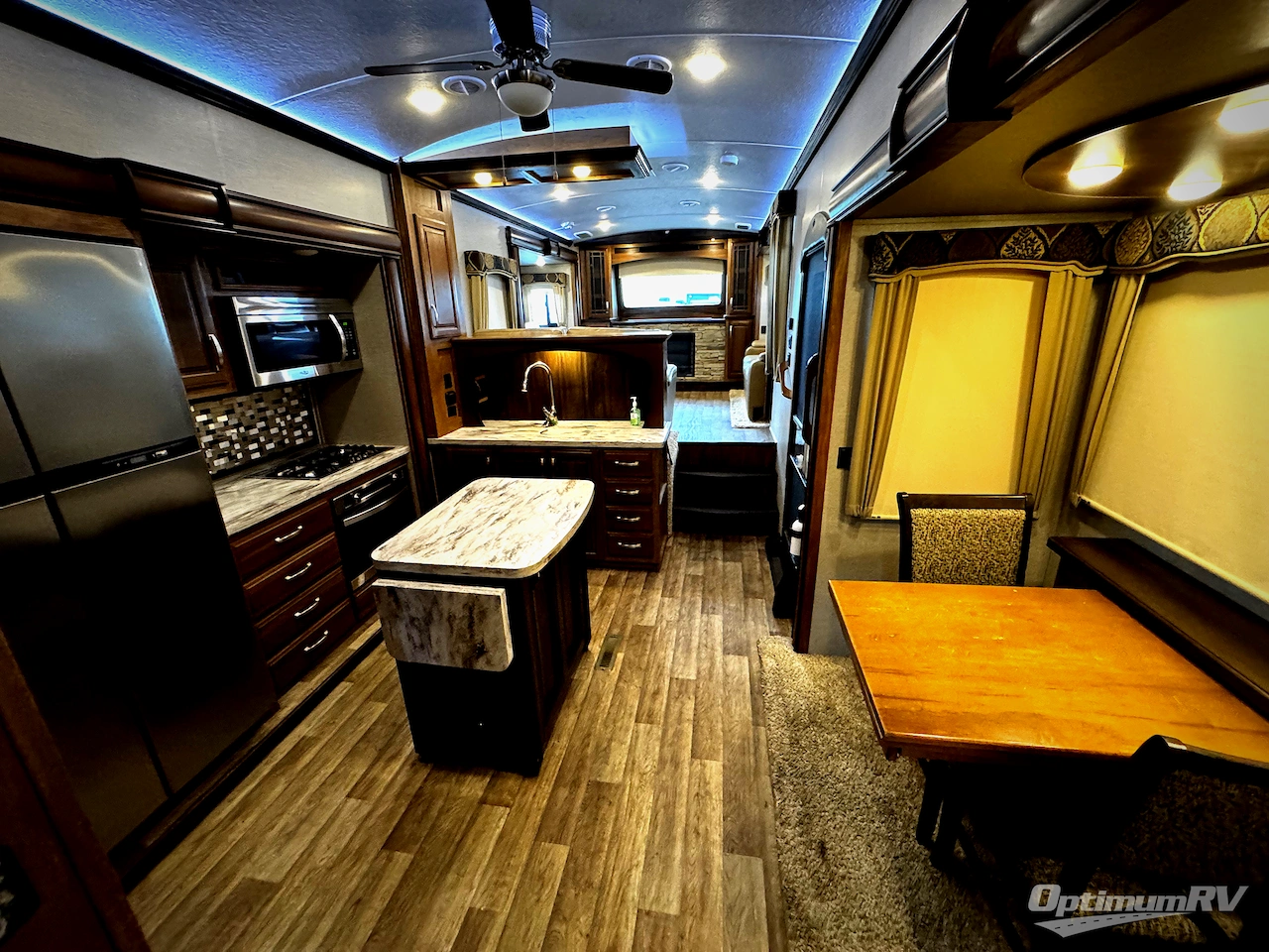 2018 Keystone Montana 3730FL Photo 10