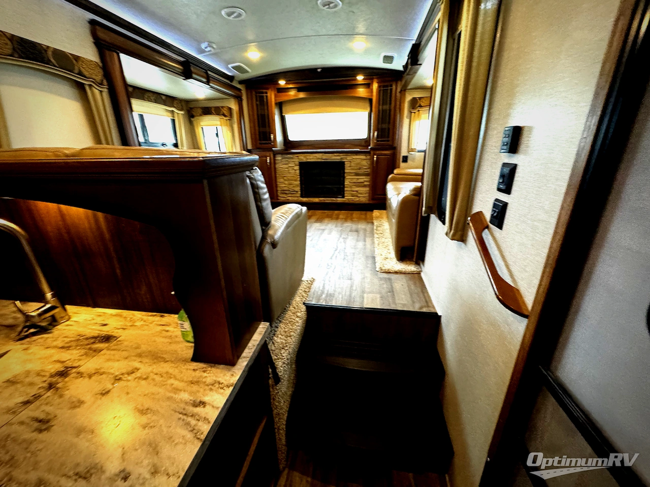 2018 Keystone Montana 3730FL Photo 17