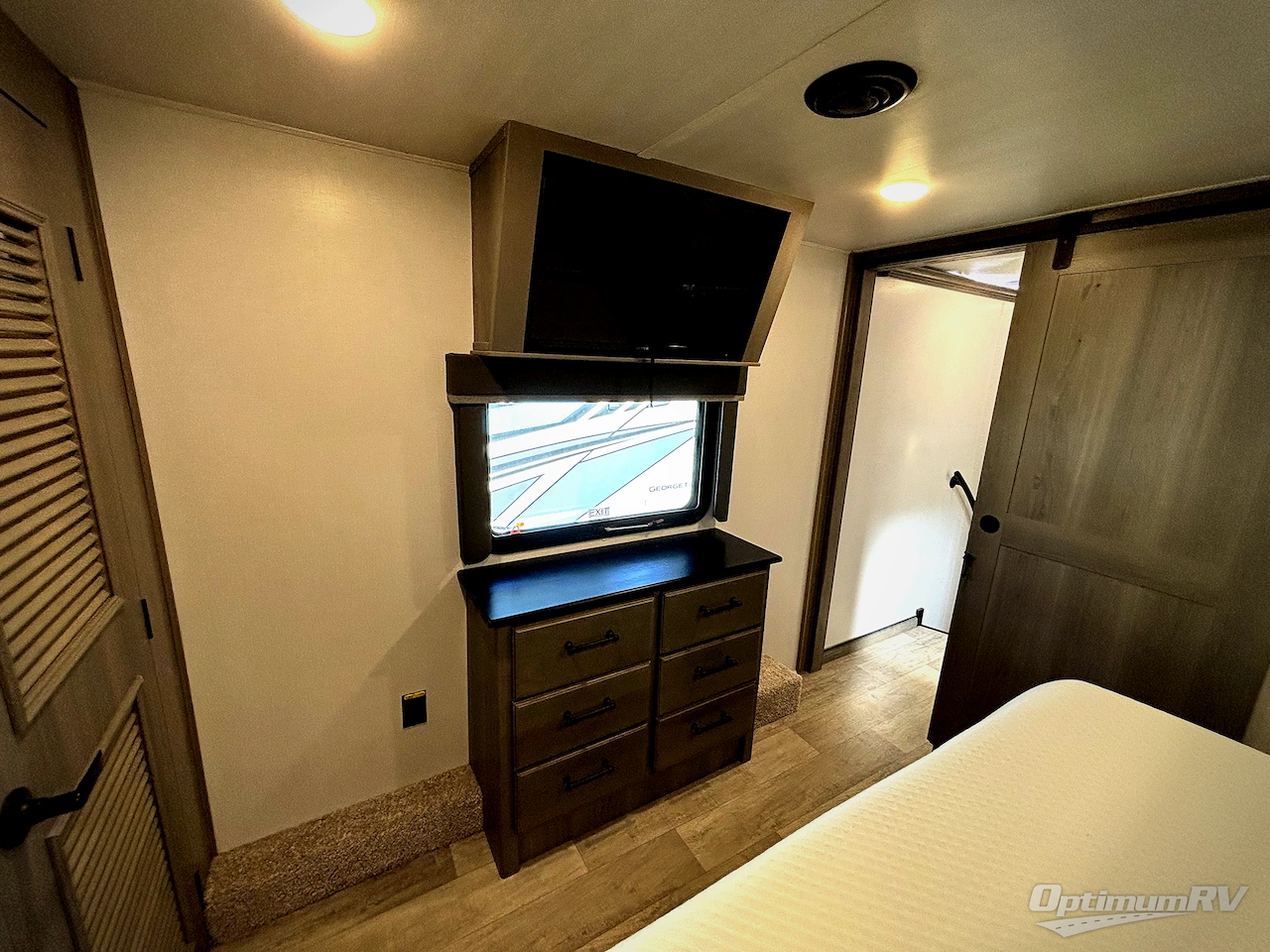 2022 Keystone Montana 3121RL Photo 13