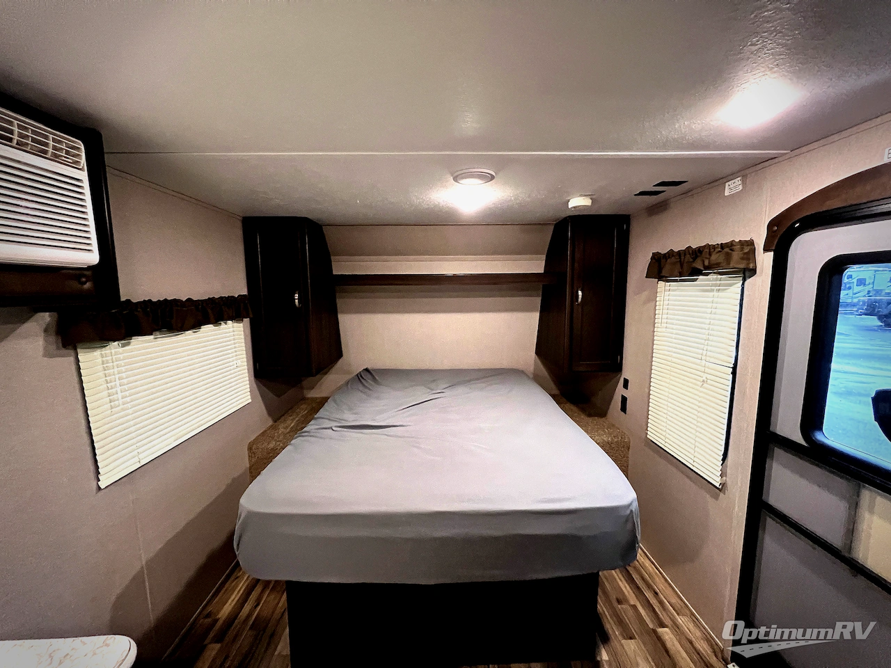 2019 Keystone Springdale Mini 1700FQ Photo 6