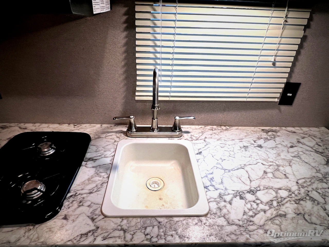 2019 Keystone Springdale Mini 1700FQ Photo 15