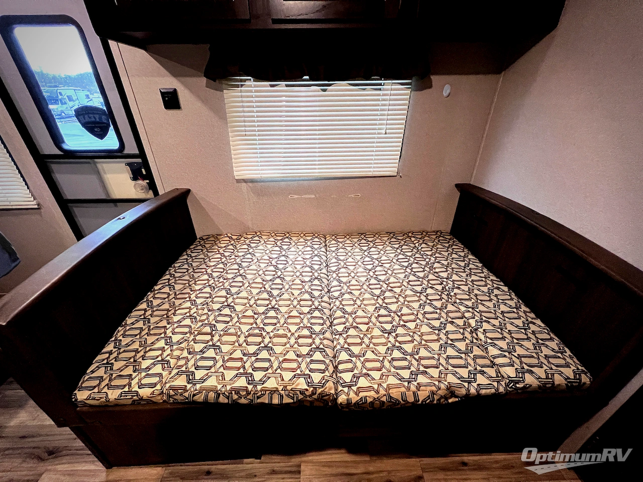 2019 Keystone Springdale Mini 1700FQ Photo 18