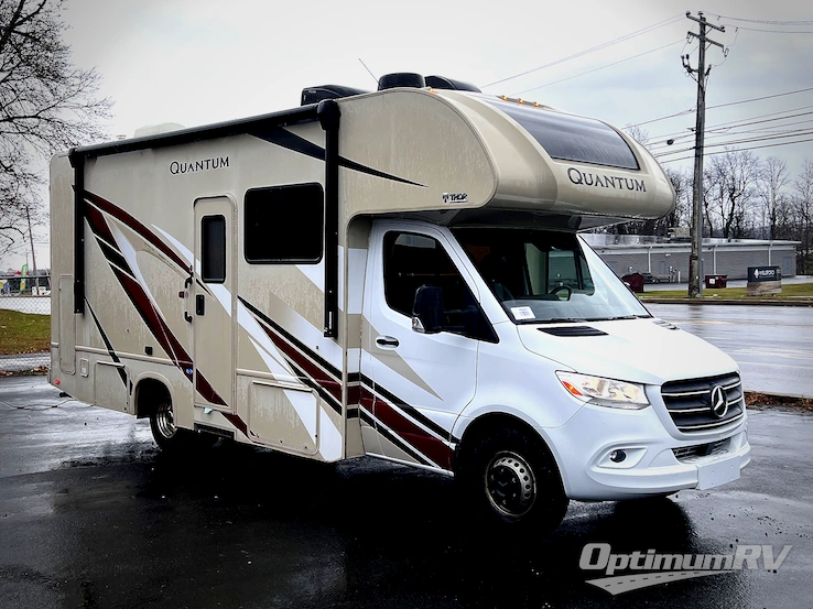 2022 Thor Quantum Sprinter DS24 RV Photo 1