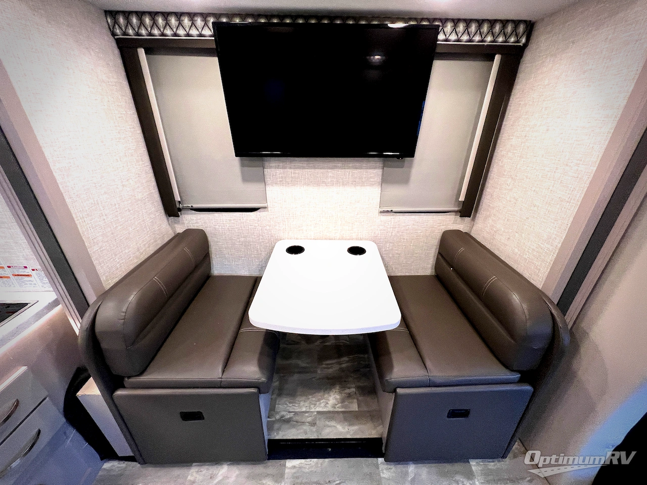 2022 Thor Quantum Sprinter DS24 Photo 15