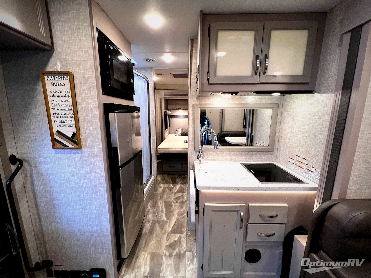 2022 Thor Quantum Sprinter DS24 Photo 23