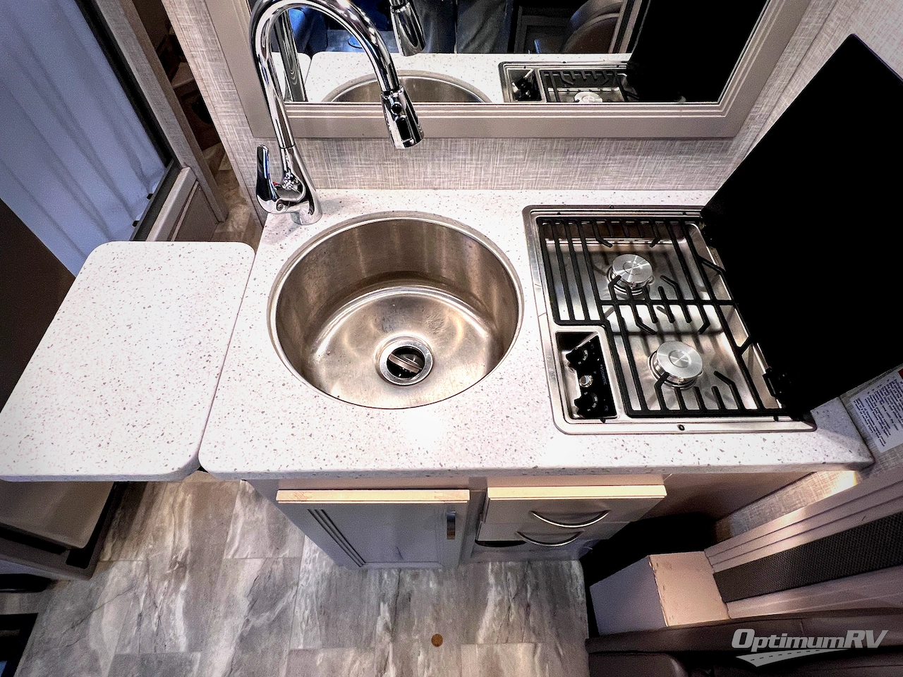 2022 Thor Quantum Sprinter DS24 Photo 25