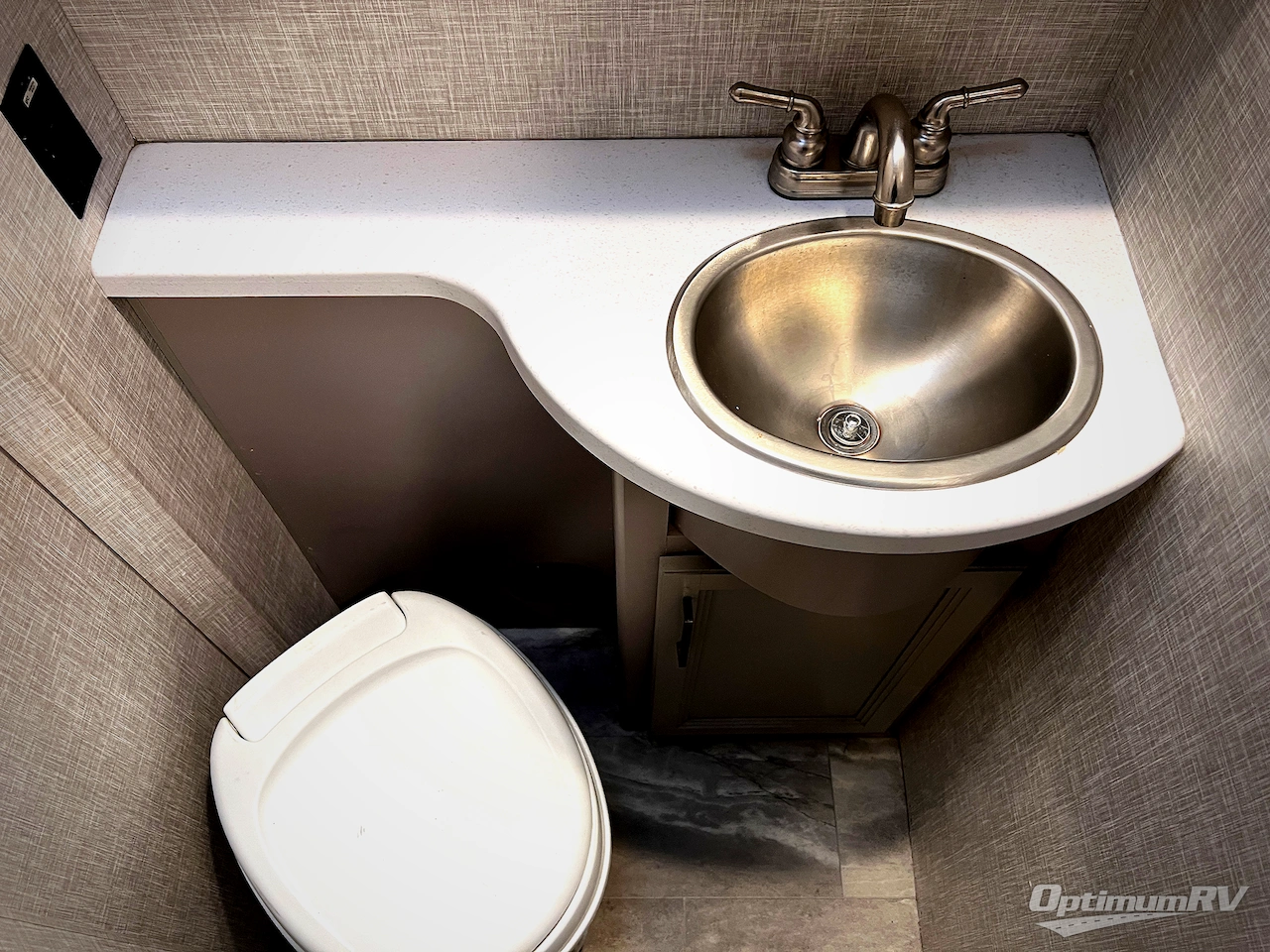 2022 Thor Quantum Sprinter DS24 Photo 30