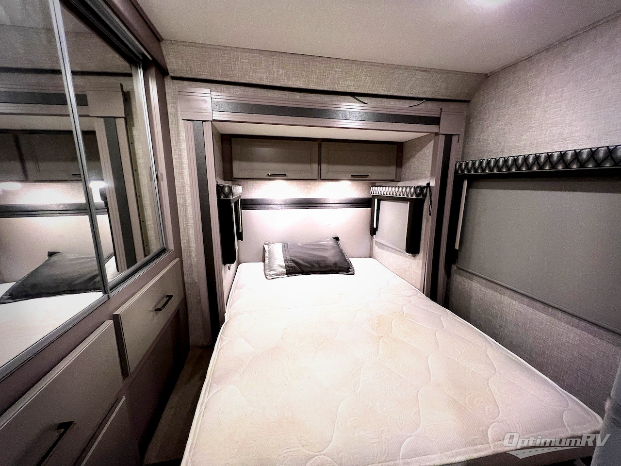 2022 Thor Quantum Sprinter DS24 Photo 31