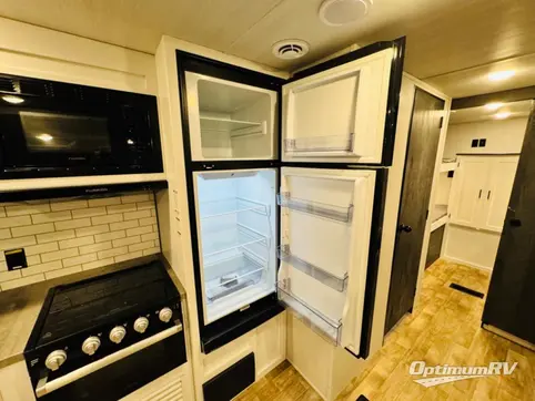 2023 Keystone Hideout 29QBSWE RV Photo 3