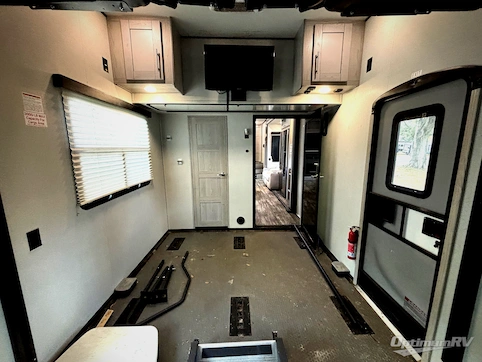 2021 Keystone Fuzion 430 RV Photo 4