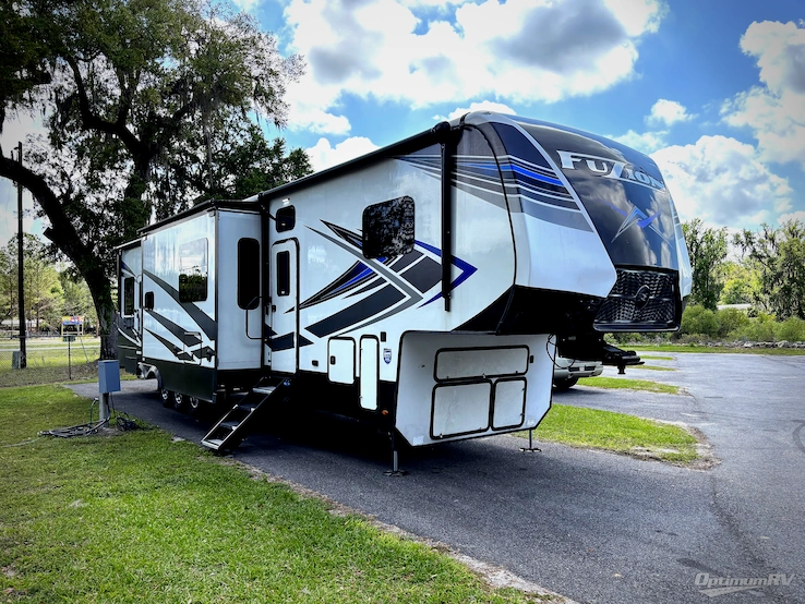 2021 Keystone Fuzion 430 RV Photo 1