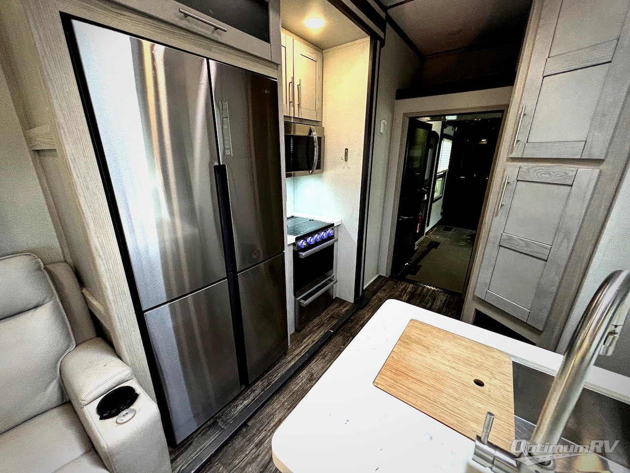 2021 Keystone Fuzion 430 Photo 6