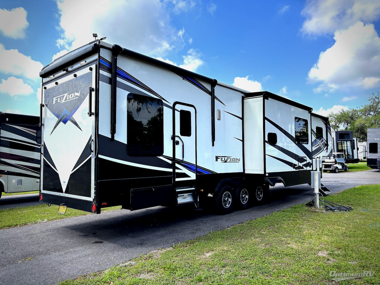 2021 Keystone Fuzion 430 Photo 2