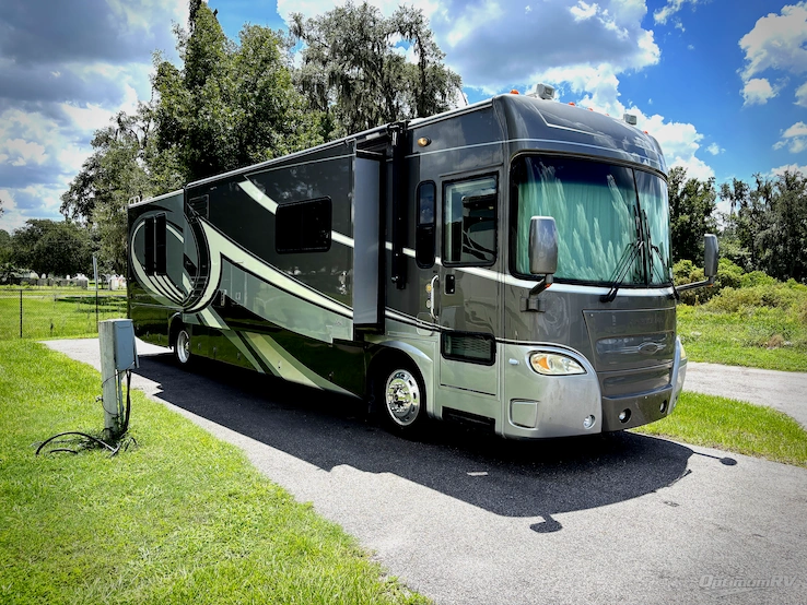 2009 Gulf Stream Caribbean 38C RV Photo 1