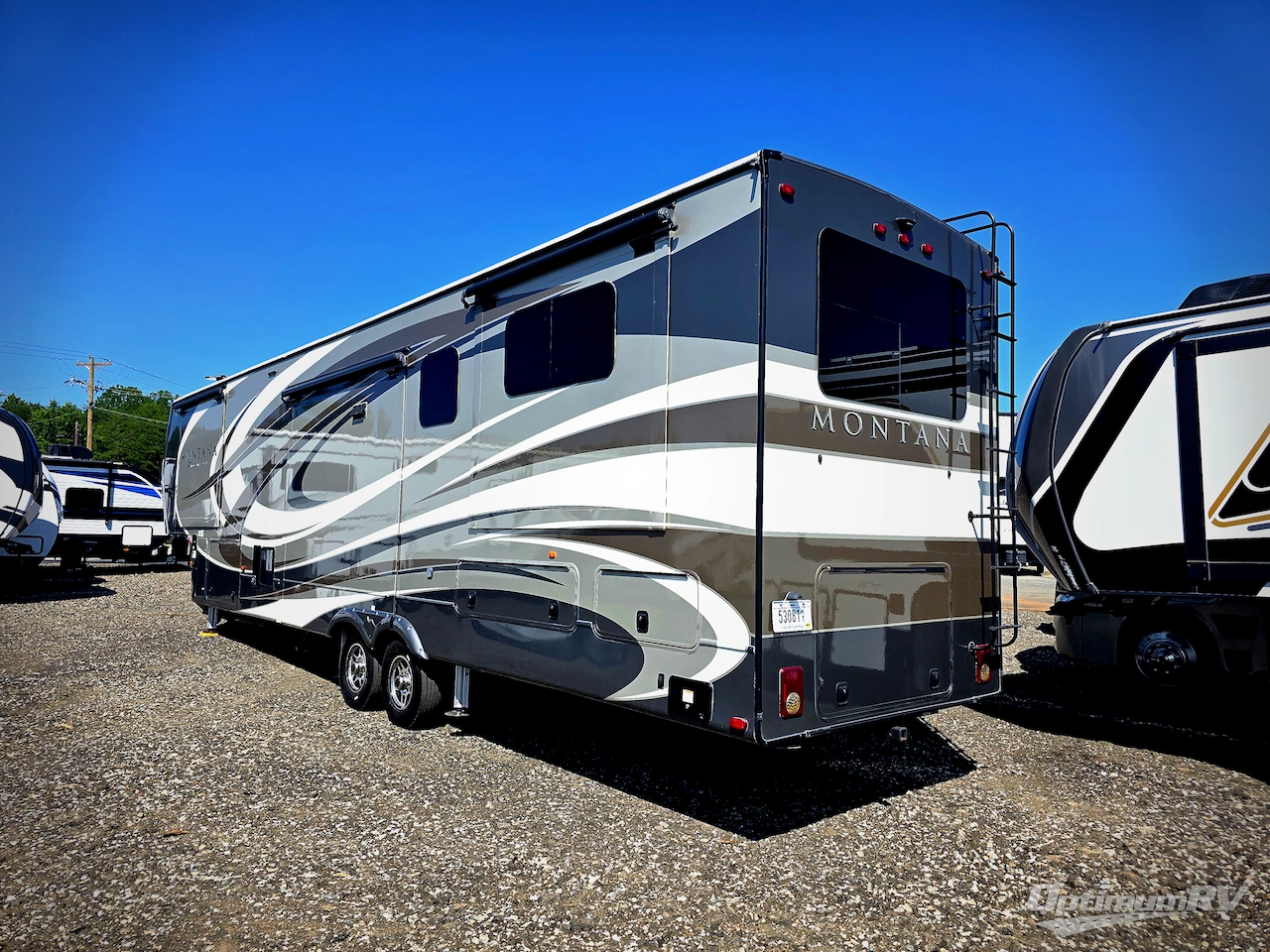 2019 Keystone Montana 3791RD Photo 2