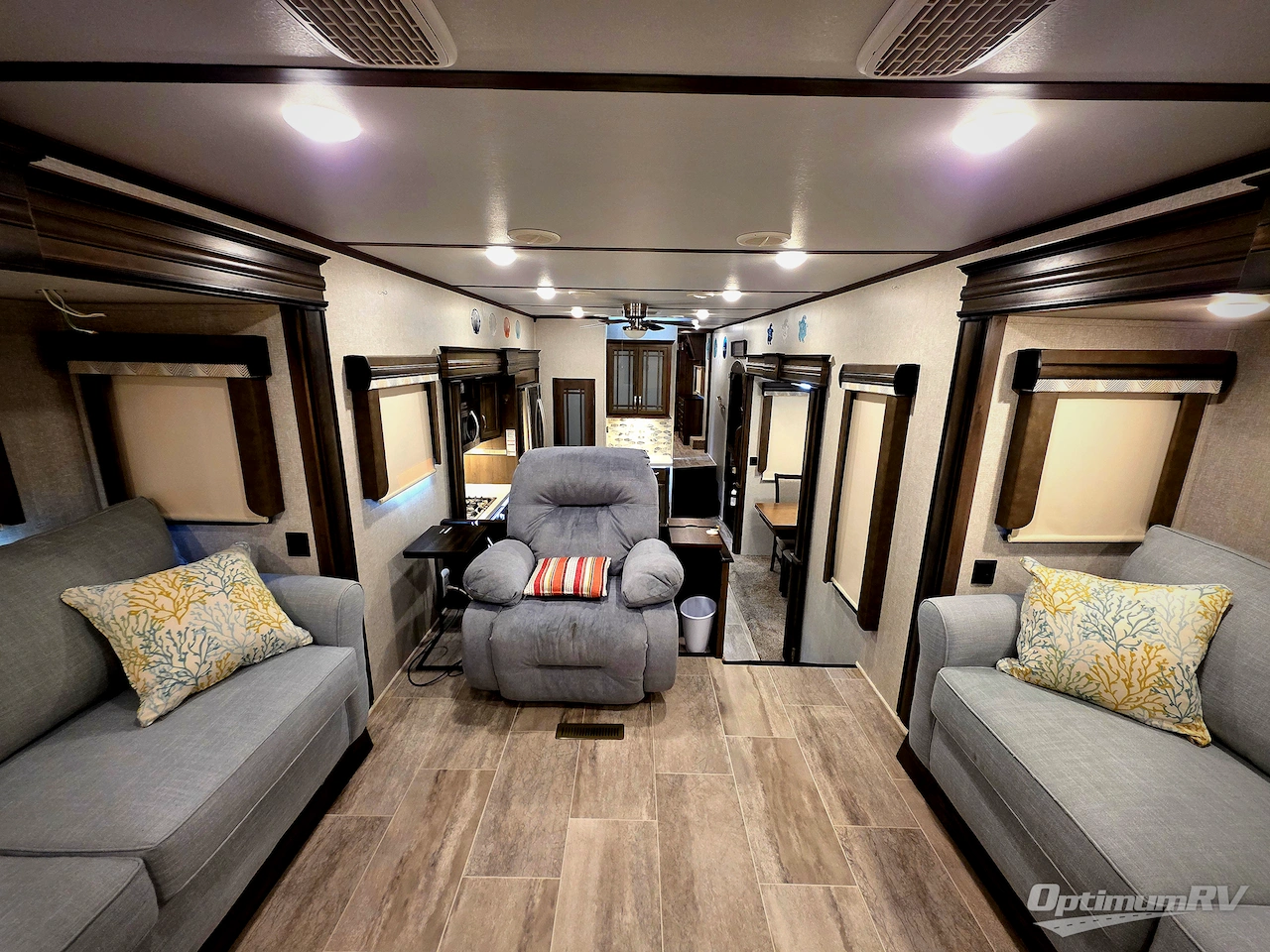 2019 Keystone Montana 3791RD Photo 4