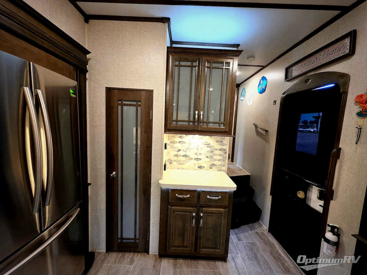 2019 Keystone Montana 3791RD Photo 8