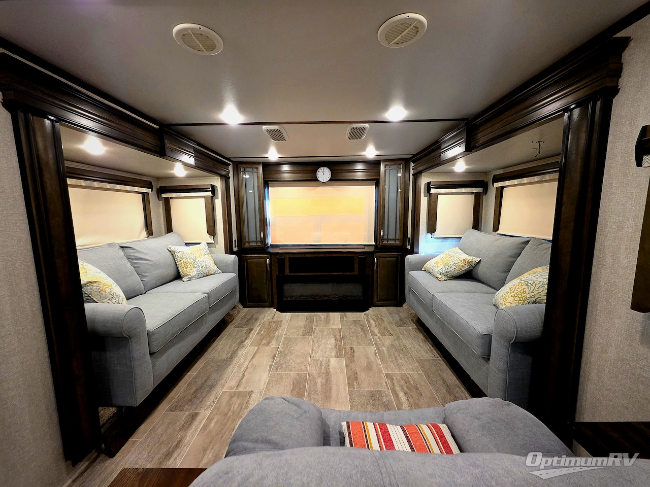 2019 Keystone Montana 3791RD Photo 9