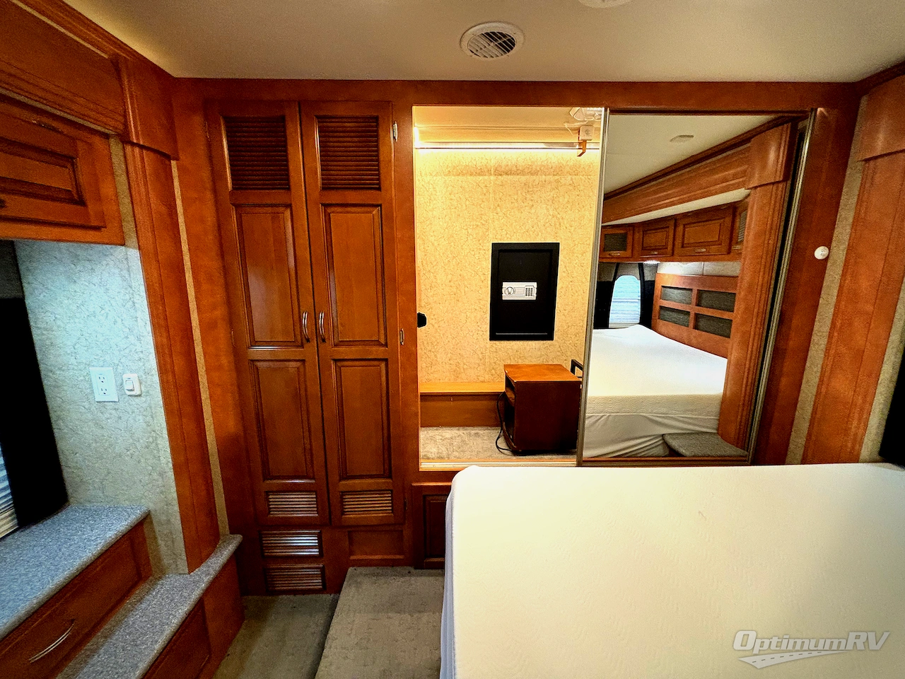 2010 Newmar Ventana 3933 Photo 23
