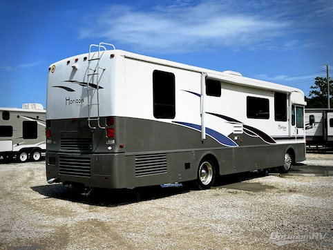 2002 Winnebago Itasca Horizon 34HD RV Photo 2