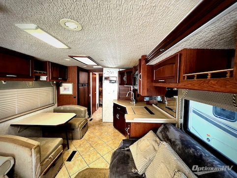 2002 Itasca Horizon 34HD RV Photo 2