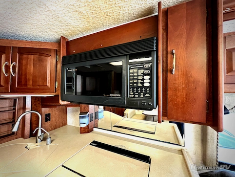 2002 Itasca Horizon 34HD RV Photo 4