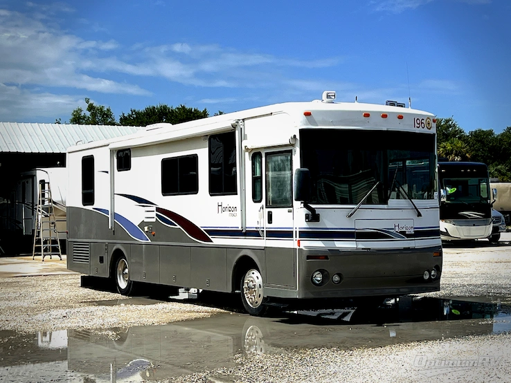 2002 Winnebago Itasca Horizon 34HD RV Photo 1
