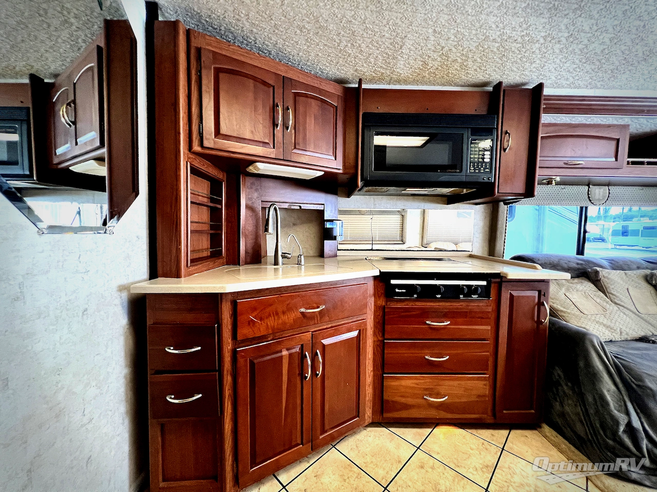 2002 Itasca Horizon 34HD Photo 12