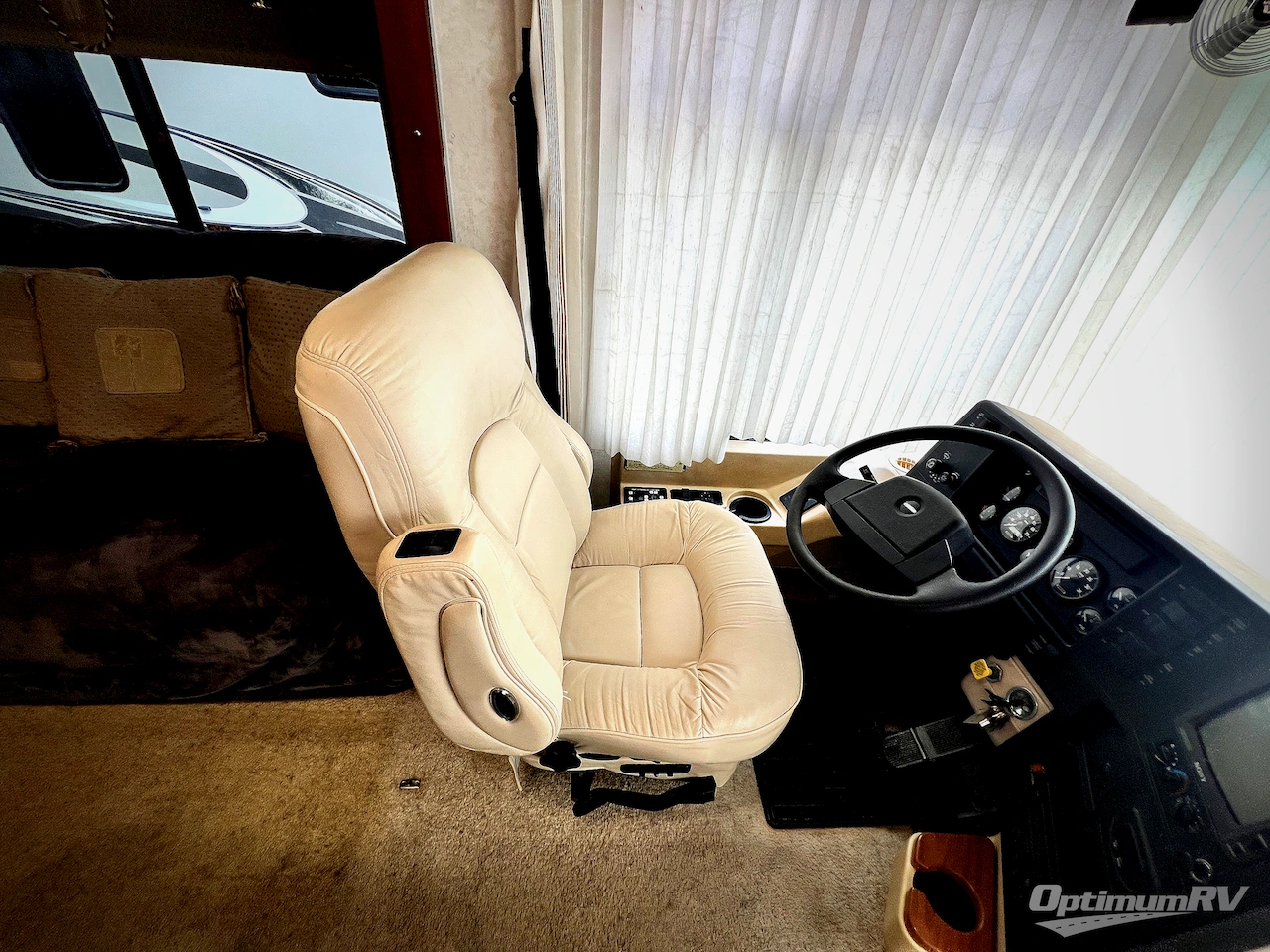 2002 Itasca Horizon 34HD Photo 7