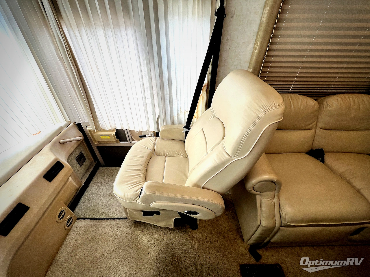 2002 Itasca Horizon 34HD Photo 8