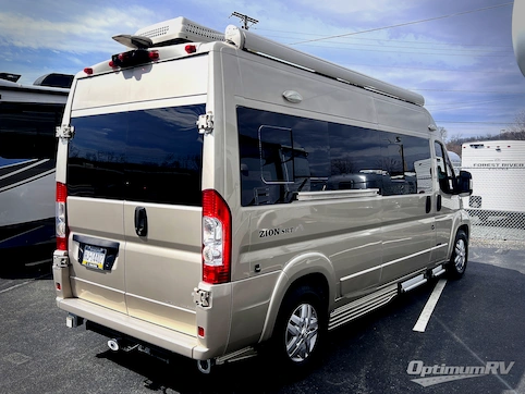2018 Roadtrek Roadtrek ZION SRT RV Photo 2