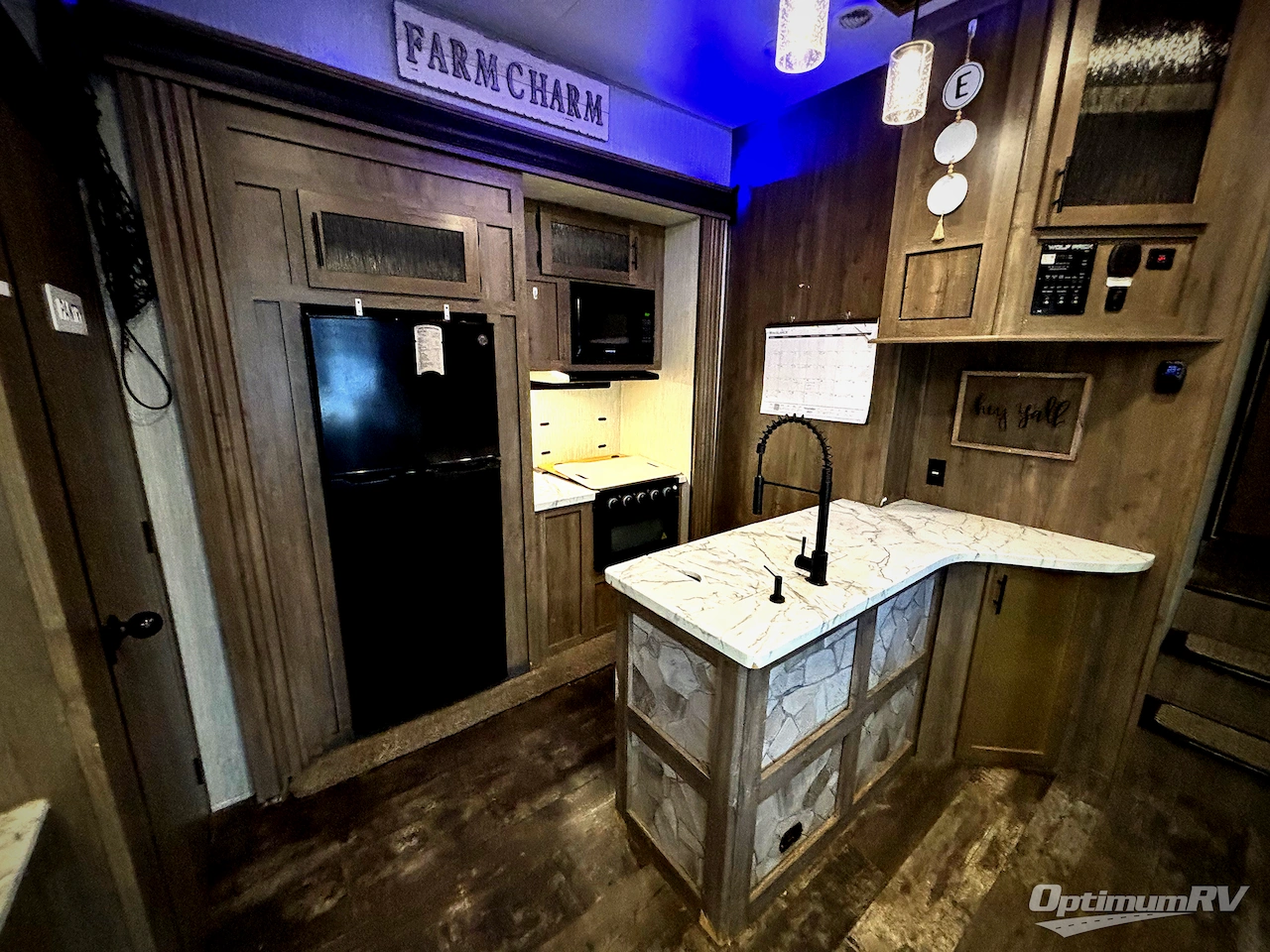 2021 Forest River Cherokee Wolf Pack 325PACK13 Photo 6