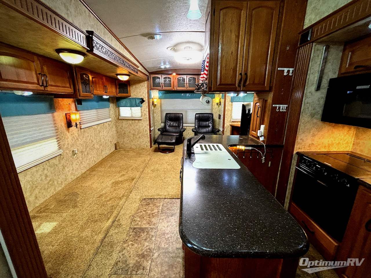 2012 Keystone Montana Big Sky 3400RL Photo 2