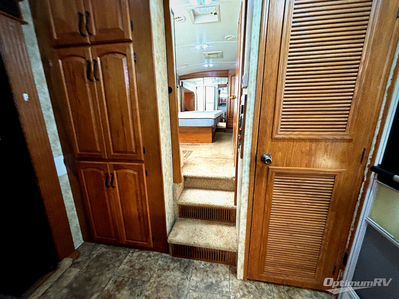 2012 Keystone Montana Big Sky 3400RL Photo 5