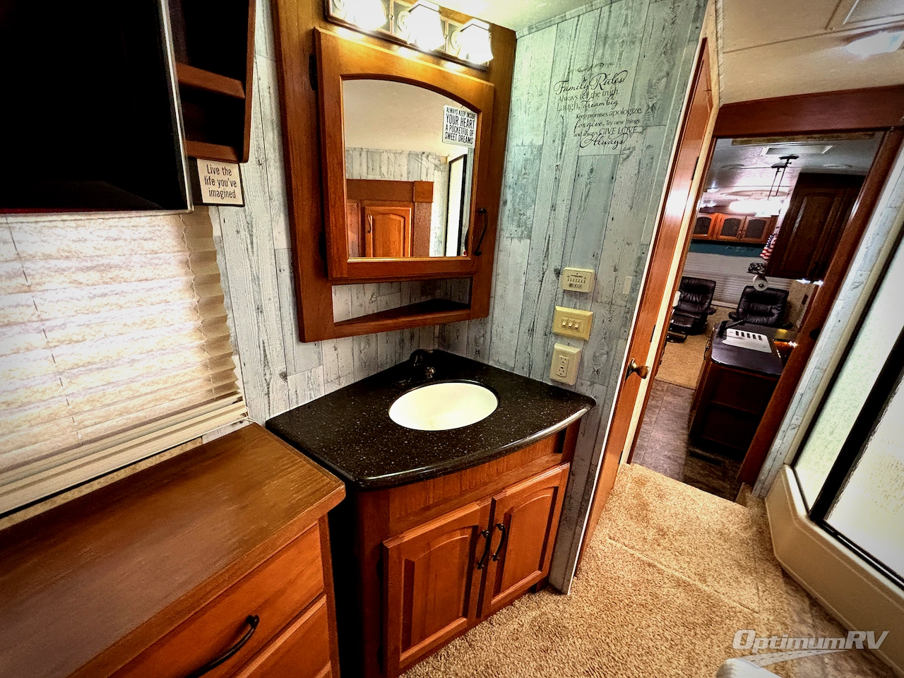 2012 Keystone Montana Big Sky 3400RL Photo 9