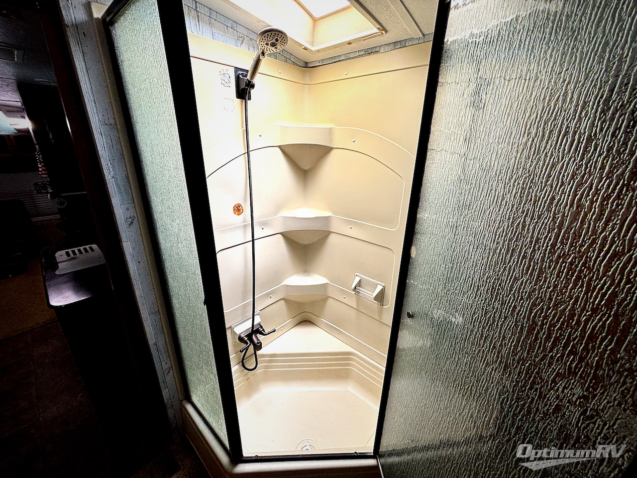 2012 Keystone Montana Big Sky 3400RL Photo 11